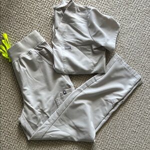 Figs Women's Scrub Set in Light Gray High Waisted